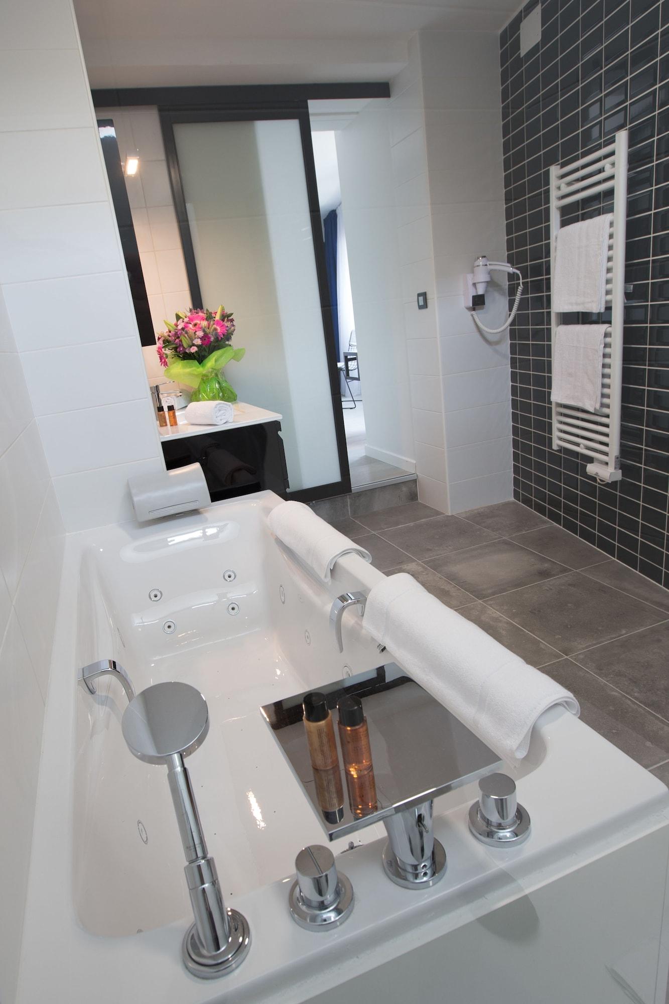 Hotel La Fabrique La Rochelle  Zewnętrze zdjęcie
