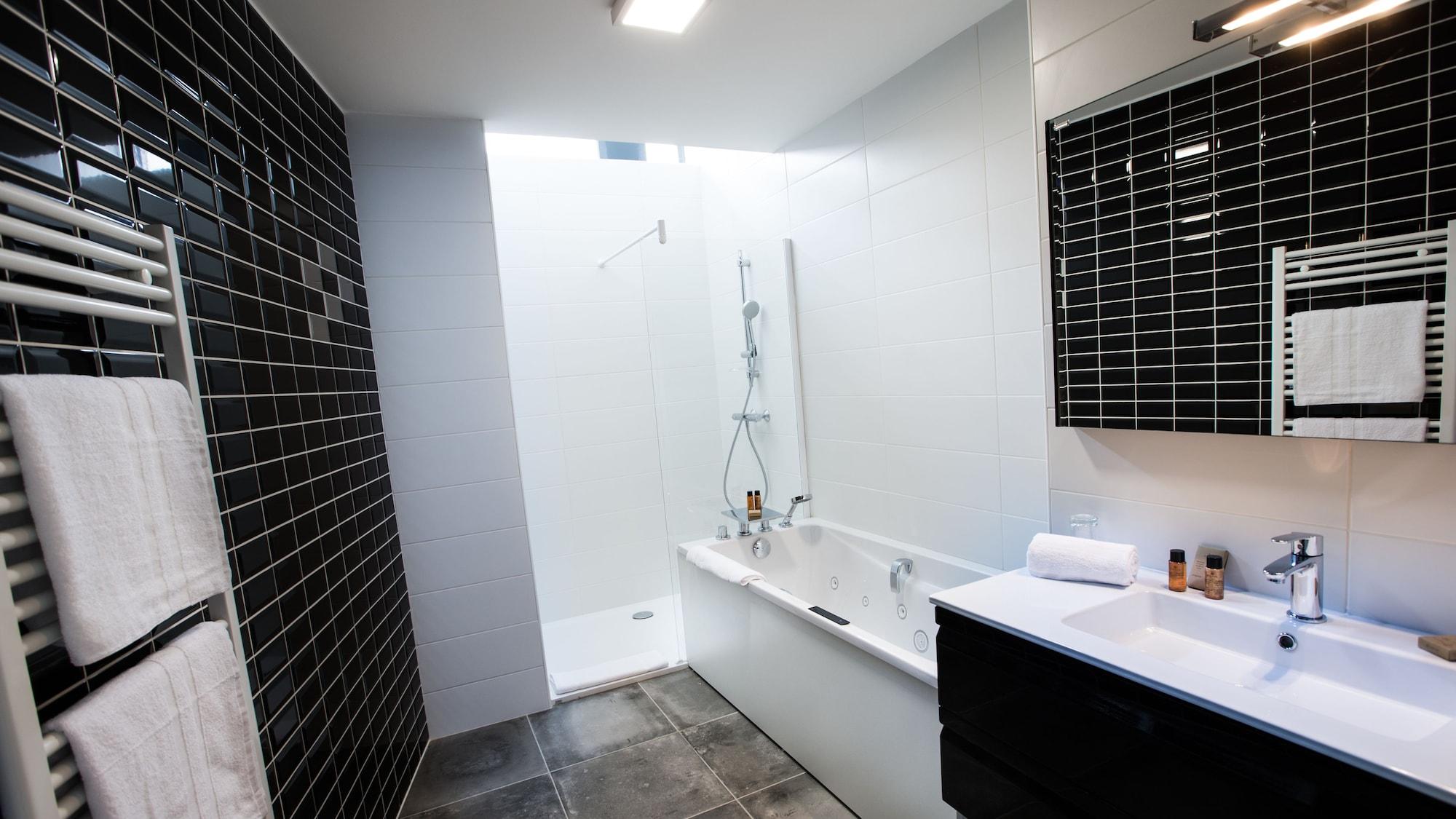 Hotel La Fabrique La Rochelle  Zewnętrze zdjęcie